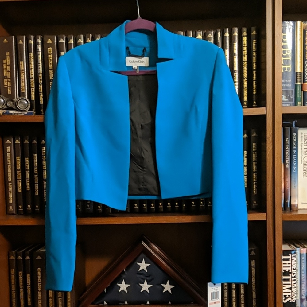 Calvin Klein Cropped  Blazer